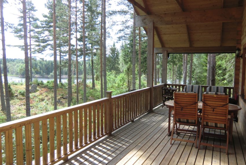 Überdachte Terrasse zur Südseite