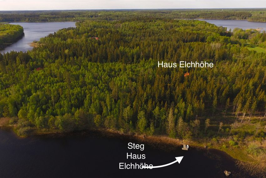 Die Halbinsel Kianäs mit dem Haus Elchhöhe und dem hauseigenem Steg