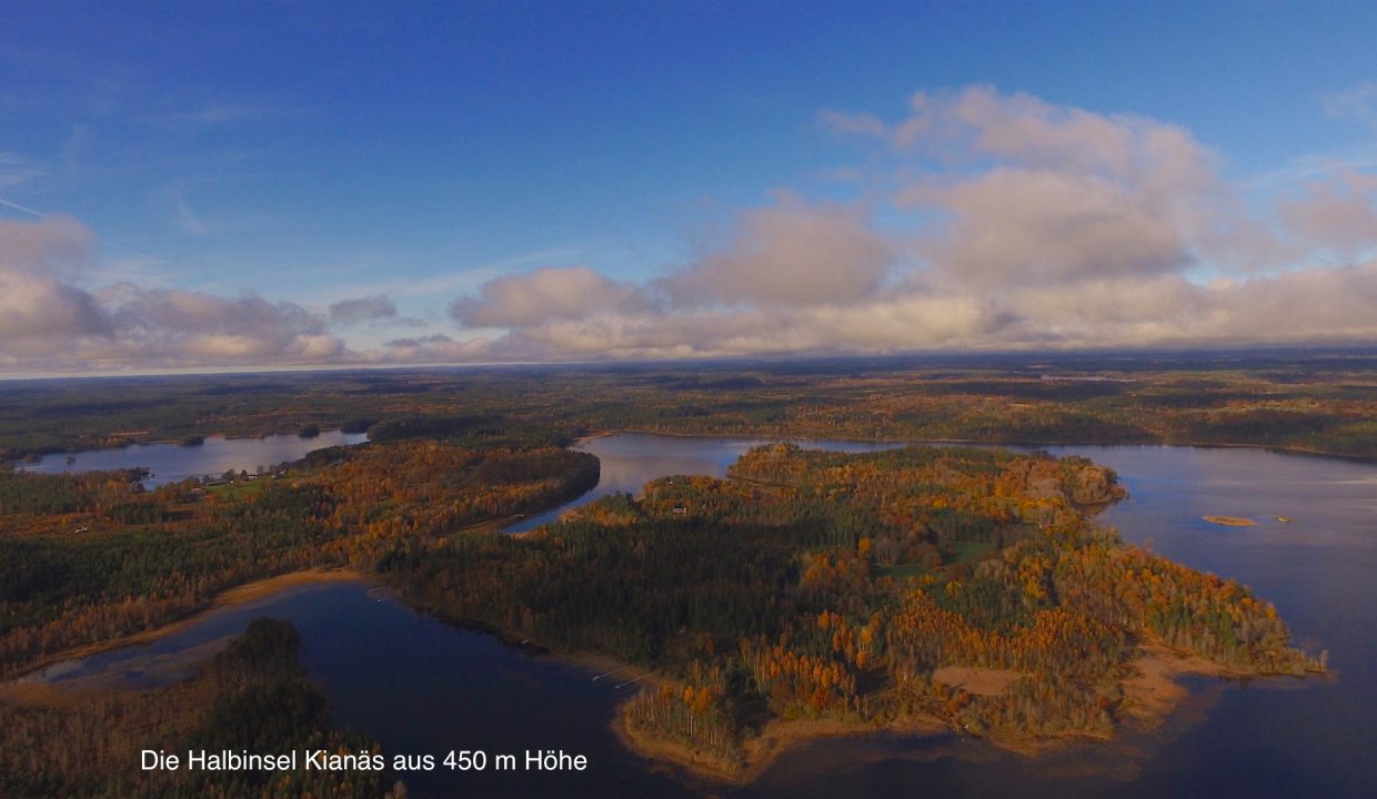 Luftaufnahme aller Häuser auf Kianäs