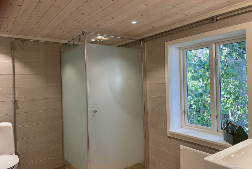 Dusche im Badezimmer