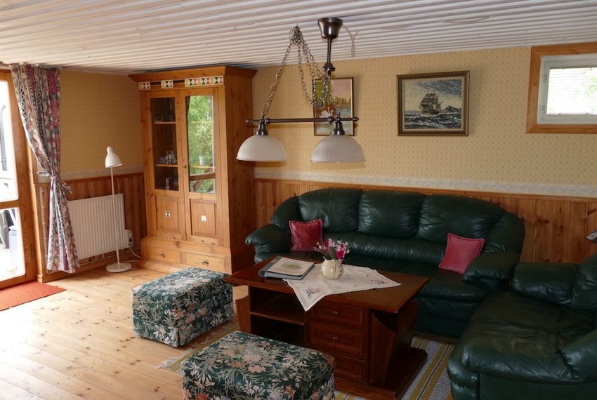 Wohnzimmer mit Seeblick