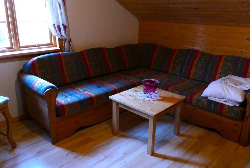 Eckcouch die sich schnell zum Bett umbauen lässt.